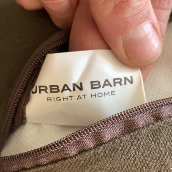 Two throw cushions - Picture 5 of 6